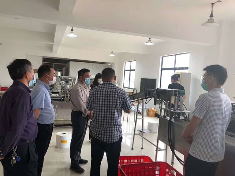 省级领导参观百米公司产品及生物导弹生产线