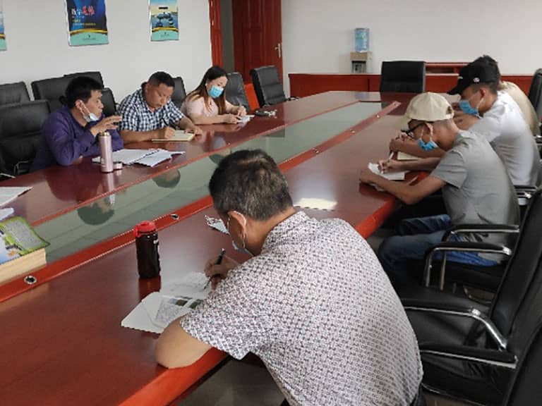 咸宁市森防检疫陈站长来百米生物指导工作