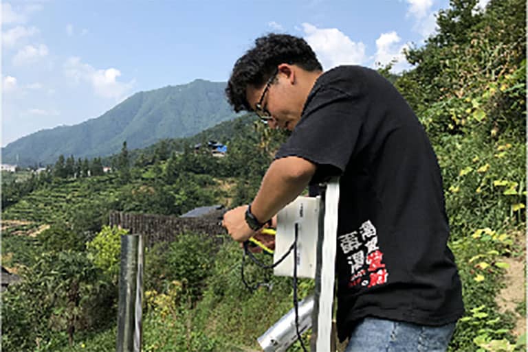 太阳能杀虫灯维修